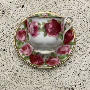 Royal Albert Old English Rose